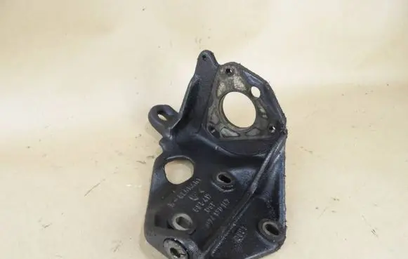 Volkswagen Transporter - Caravelle T4 Fuel pump bracket 074130147 696417