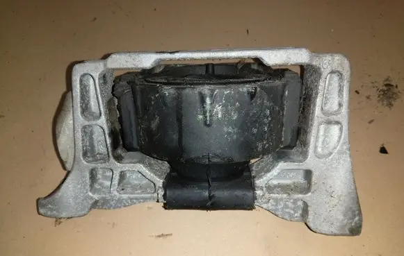 Ford Kuga II Engine mount bracket 326C84