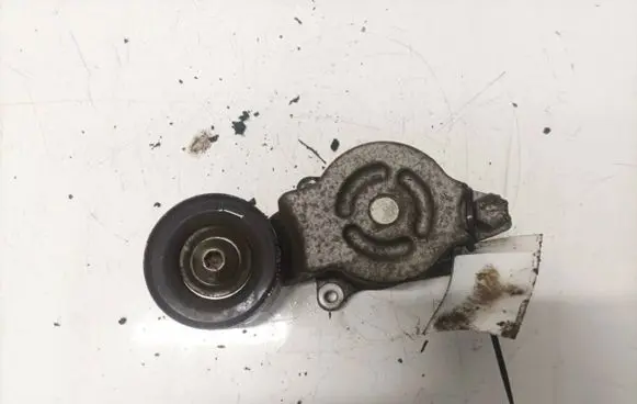 Mazda 6 Generator/alternator belt tensioner