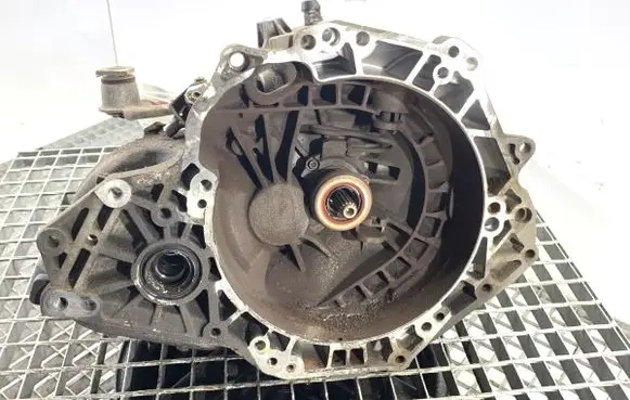 Opel Corsa D Manual 5 speed gearbox 55565178