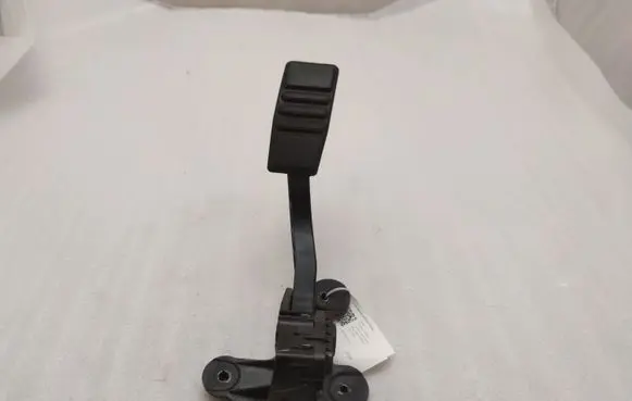 Ford Mustang V Accelerator throttle pedal BR3A9F836BD