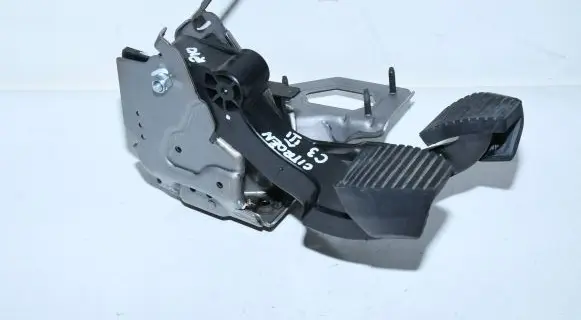 Citroen C3 Pedal assembly 9807334080