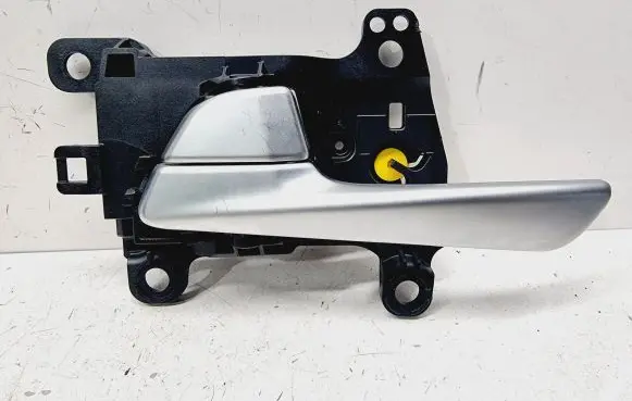 Hyundai Tucson TL Front door interior handle 82610D7010VCS