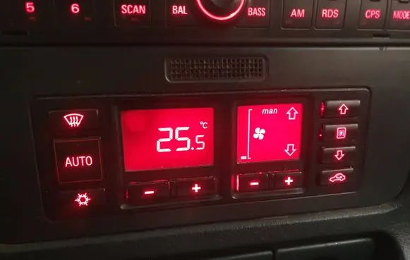 Audi A4 S4 B5 8D Climate control unit 8L0820043B 5HB00760800
