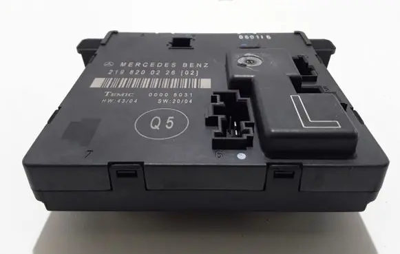 Mercedes-Benz CLS C219 Door control unit/module 2198200226