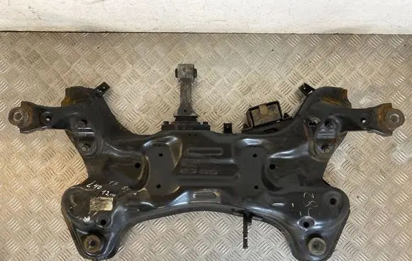 Hyundai i40 Front subframe 624013Z100