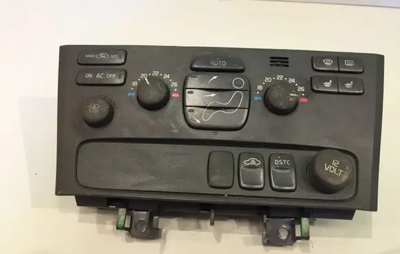 Volvo V70 Climate control unit 8691876