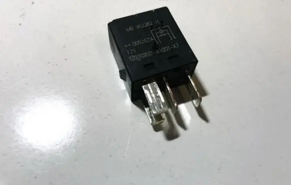 Mitsubishi Space Star Other relay mb953382 005626a