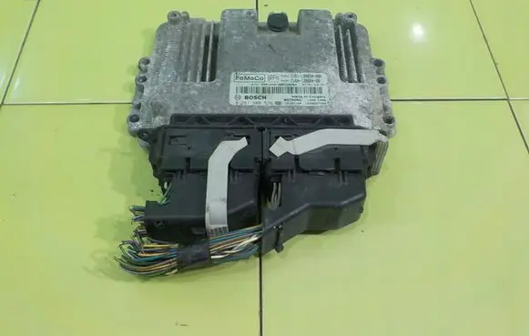 Ford Focus Engine control unit/module CV6112A650ABH