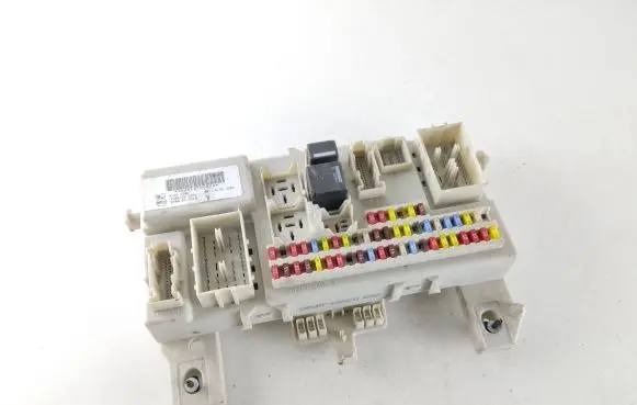 Ford Focus Fuse module 4M5T14A073DJ 00018871 519100804
