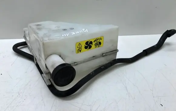 Nissan Juke I F15 Coolant expansion tank/reservoir