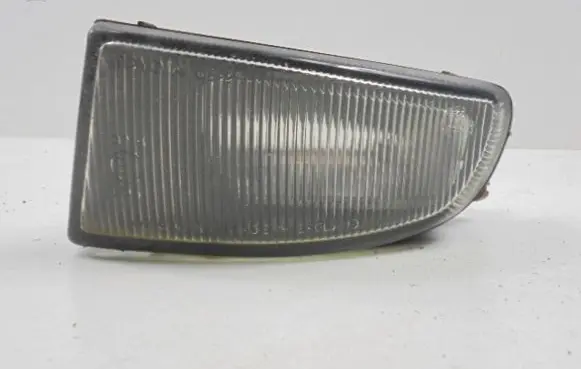 Toyota Avensis T220 Front fog light 81220-05040