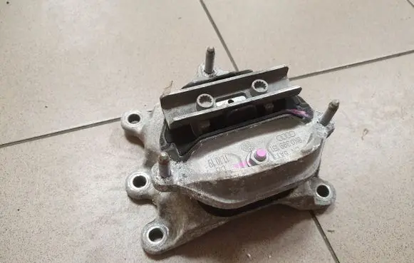 Porsche Macan (95B) Gearbox mount 8K0399151