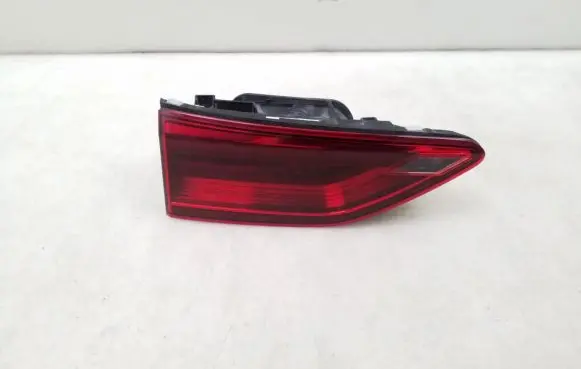 Volkswagen Golf VIII Tailgate rear/tail lights 5H0945093C