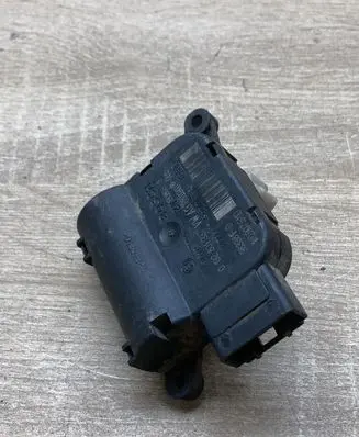 Seat Leon (1P) Air flap motor/actuator 1K0907511D 0132801337