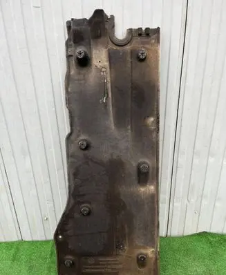Volkswagen PASSAT B8 Center/middle under tray cover 3Q0825506