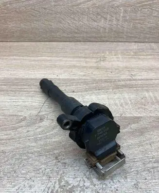 BMW 5 E39 High voltage ignition coil 1748018 11859 USED