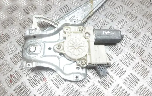 Toyota Avensis T250 Rear door window regulator with motor 0130822031