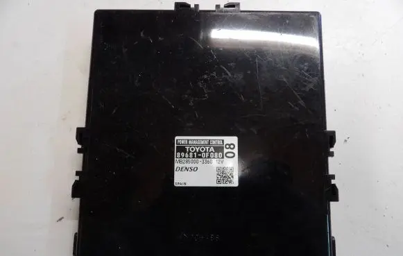 Toyota Avensis T270 Other control units/modules 896810F080 MB2850003360