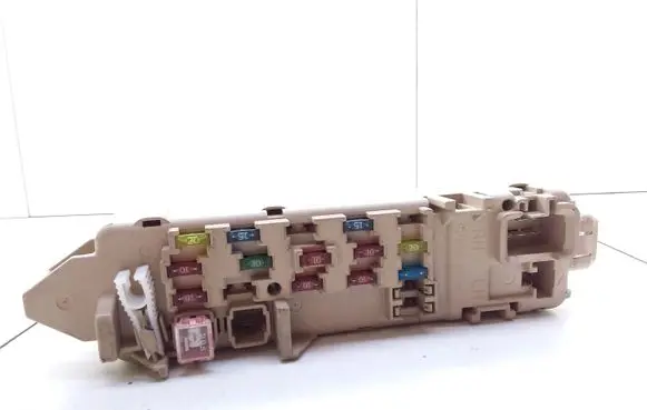 Mazda 626 Fuse module 7J161081 4800