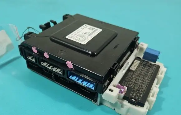 Suzuki Vitara (LY) Central body control module 3B115-63UA0 IMPRK1501051