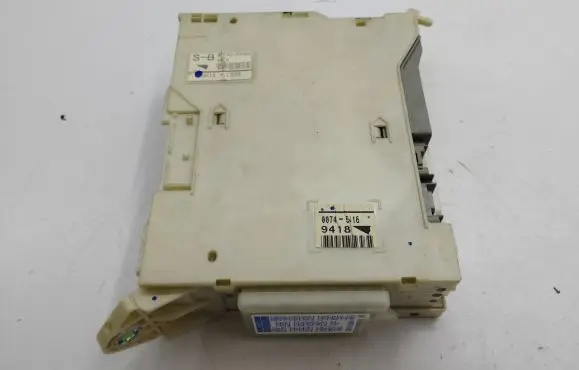 Lexus IS 220D-250-350 Fuse module 8273053050 00745J16