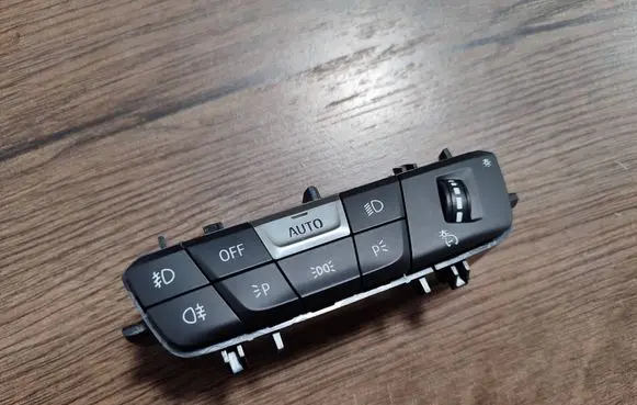 BMW 1 F40 Light switch 61315A16AB6D B11820190B