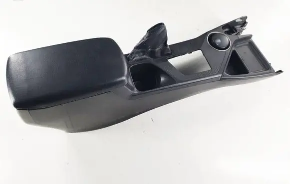 Toyota RAV 4 (XA40) Armrest 