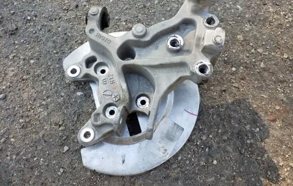 Chrysler Pacifica Rear wheel hub spindle/knuckle 016AB