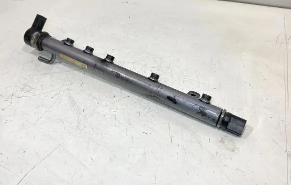 Mercedes-Benz B W245 Fuel main line pipe A0061536528 RD0002 A6110780448