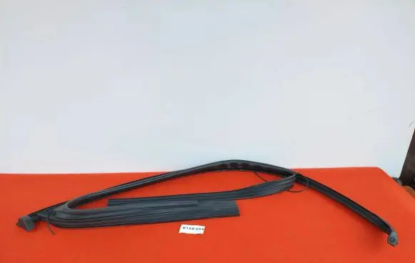 Hyundai Santa Fe Front door rubber seal 82530-S1000