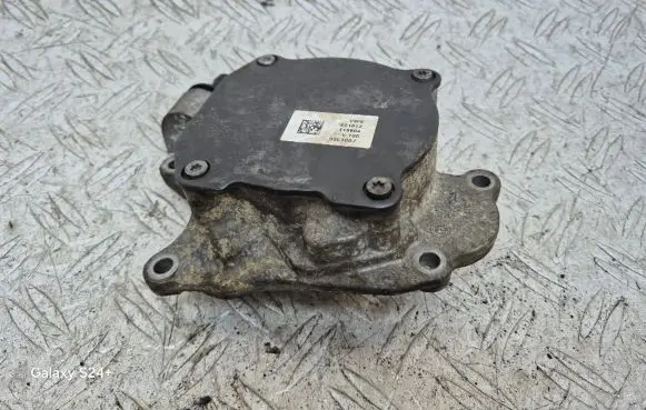 Skoda Octavia Mk2 (1Z) Vacuum pump 03L100J