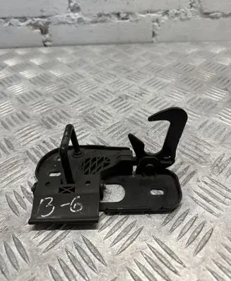 Volkswagen PASSAT B6 Front door lock loop/hook striker 3c0823480