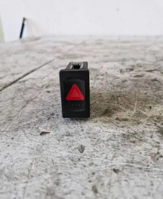 Volkswagen PASSAT B5 Hazard light switch 3B0953235B