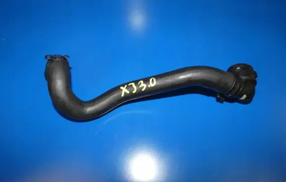 Jaguar XJ X351 Engine coolant pipe/hose