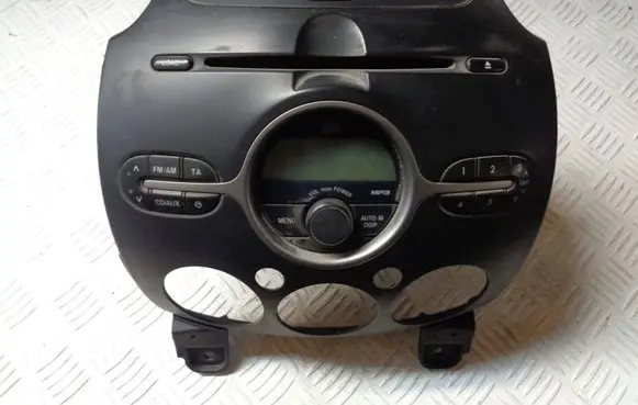 Mazda 2 Radio/CD/DVD/GPS head unit DF7466AR0