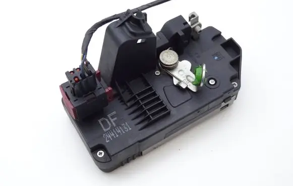 Opel Vectra B Rear door lock 24414131