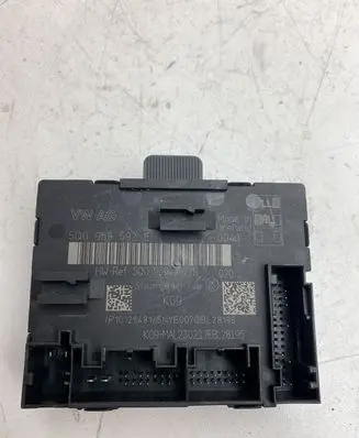 Volkswagen Golf VII Door control unit/module 5Q0959592B