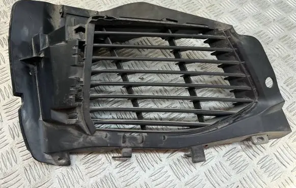 Peugeot 3008 II Front bumper lower grill AA37938073