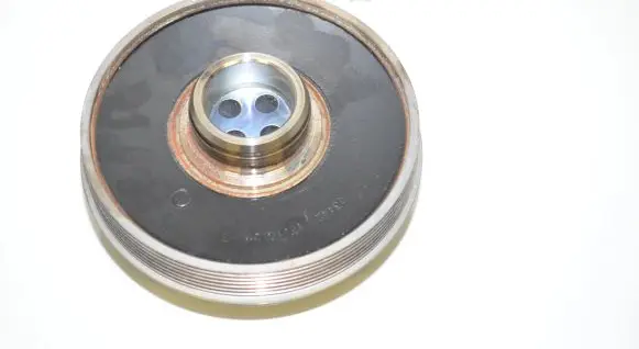 BMW 2 F46 Crankshaft pulley 7925779 11237925779 11238588866