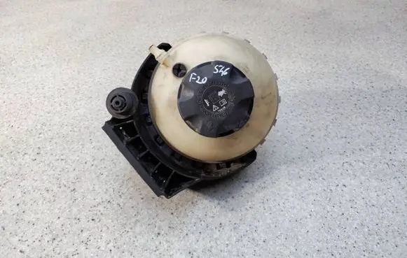 Coolant expansion tank/reservoir