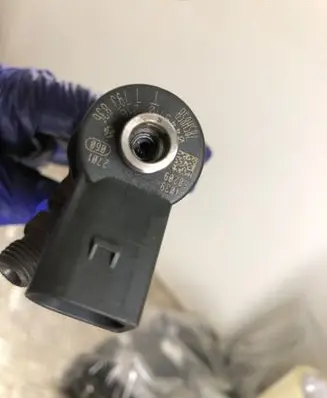 BMW 5 E39 Fuel injector 7793836