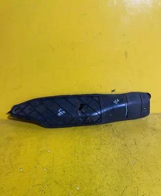 Volkswagen Polo Fender end trim 6Q0821111A