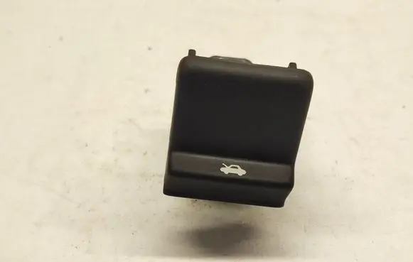 Ford Explorer VI Engine bonnet (hood) release handle