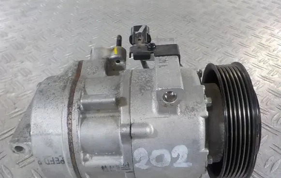 Hyundai Tucson TL Air conditioning (A/C) compressor (pump) F500RFFEA02 FD46XG 0776