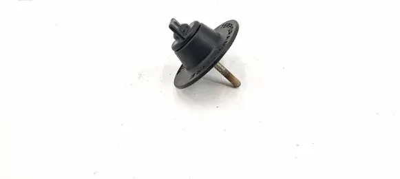 Honda CR-V Spare wheel mounting bracket
