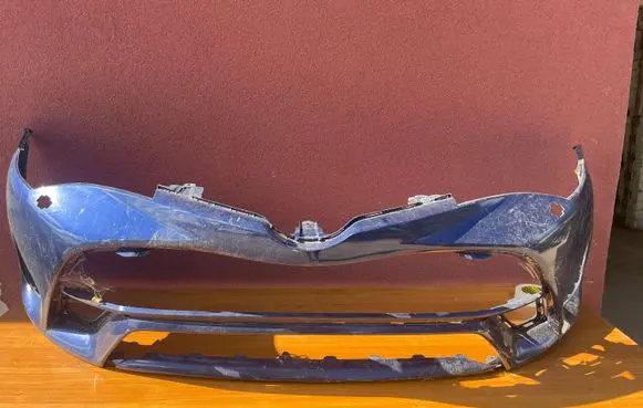 Toyota Avensis T270 Front bumper 5211905230