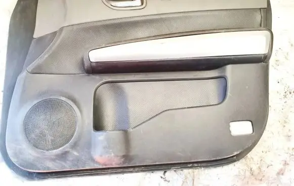 Nissan X-Trail T31 Front door card panel trim 80910jg00a