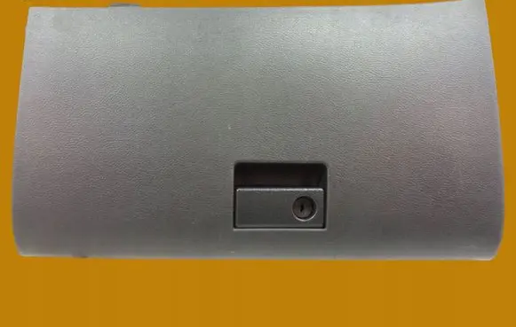Mazda 6 Glove box