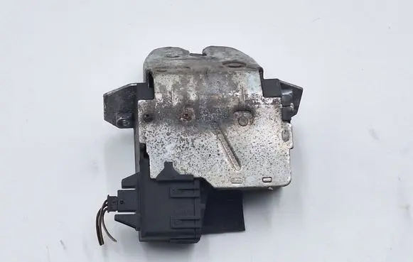 Mercedes-Benz C W203 Tailgate/trunk/boot lock/catch/latch 2037400235